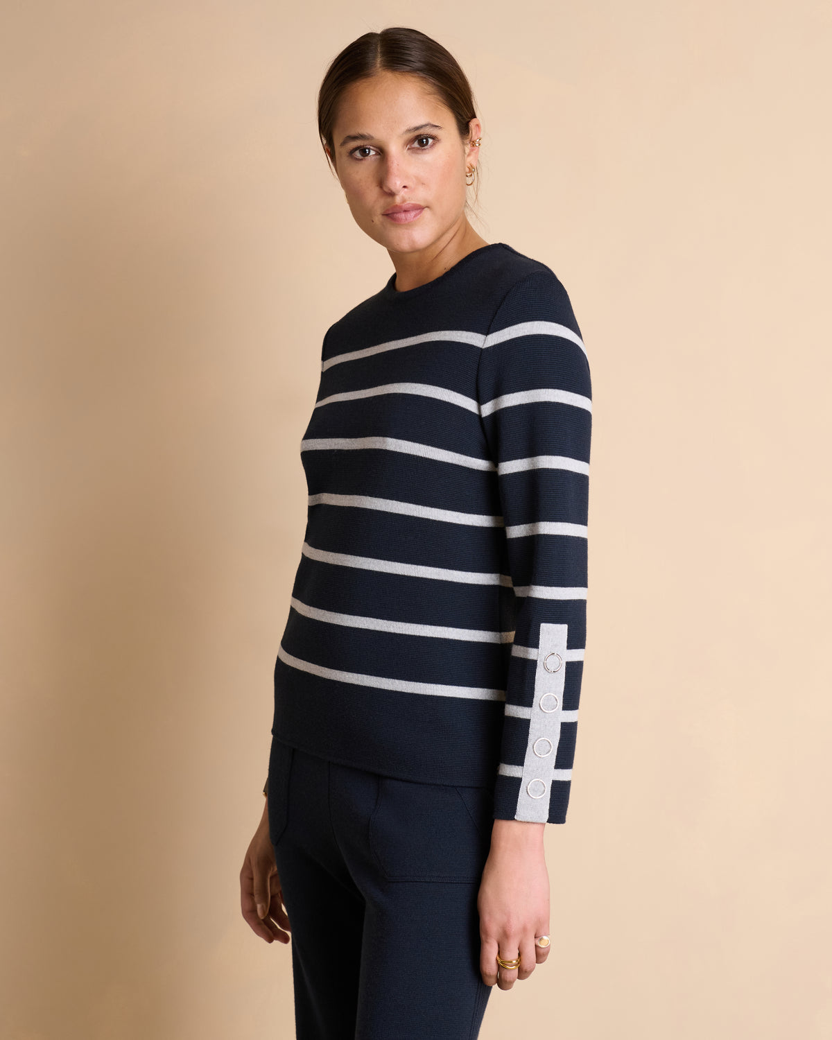 Pull bleu marine à rayures en laine mérinos col rond ACCORDER1927-R/14194/887