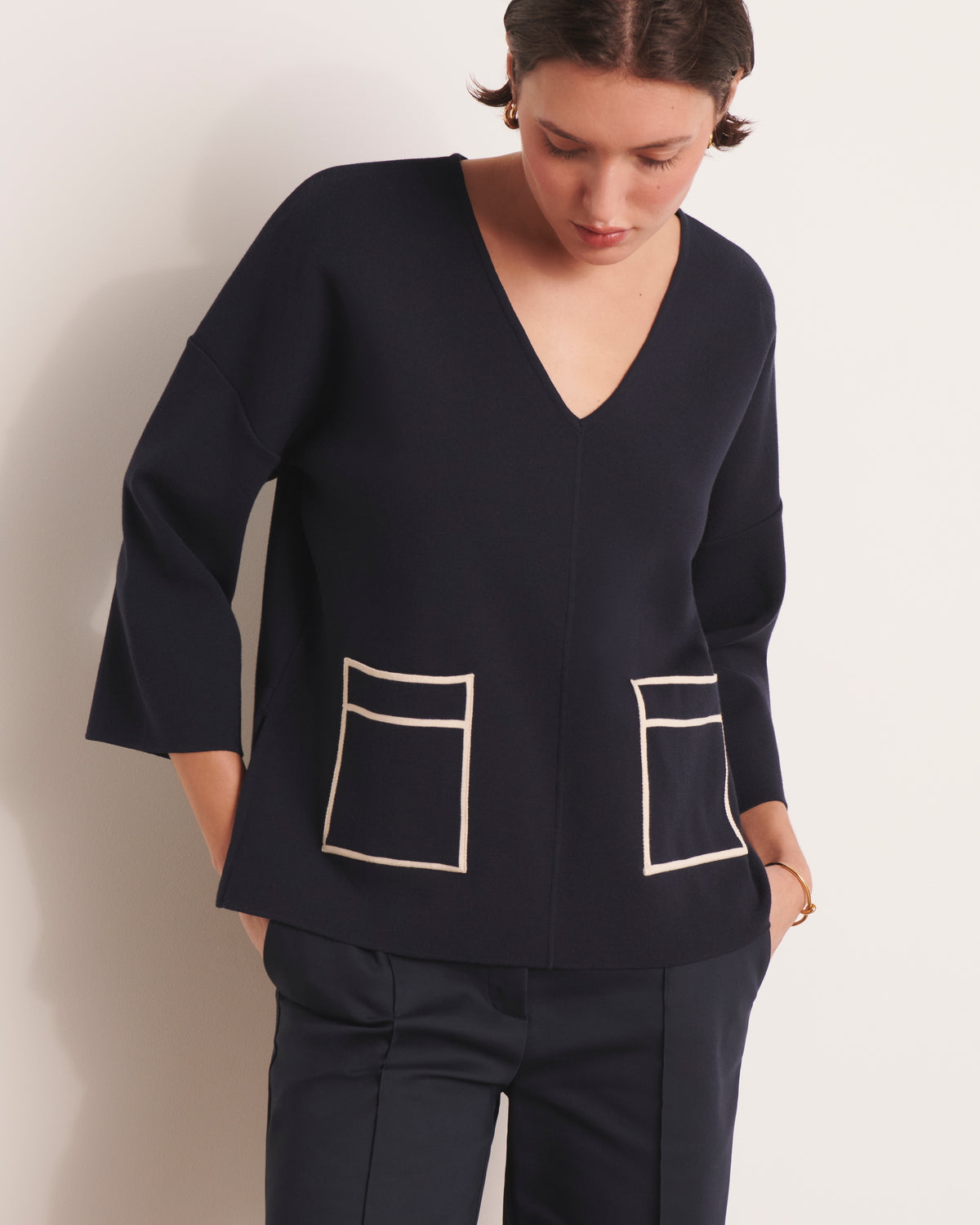 Pull bleu marine encolure V en maille milano ALEXINE13/13066/313