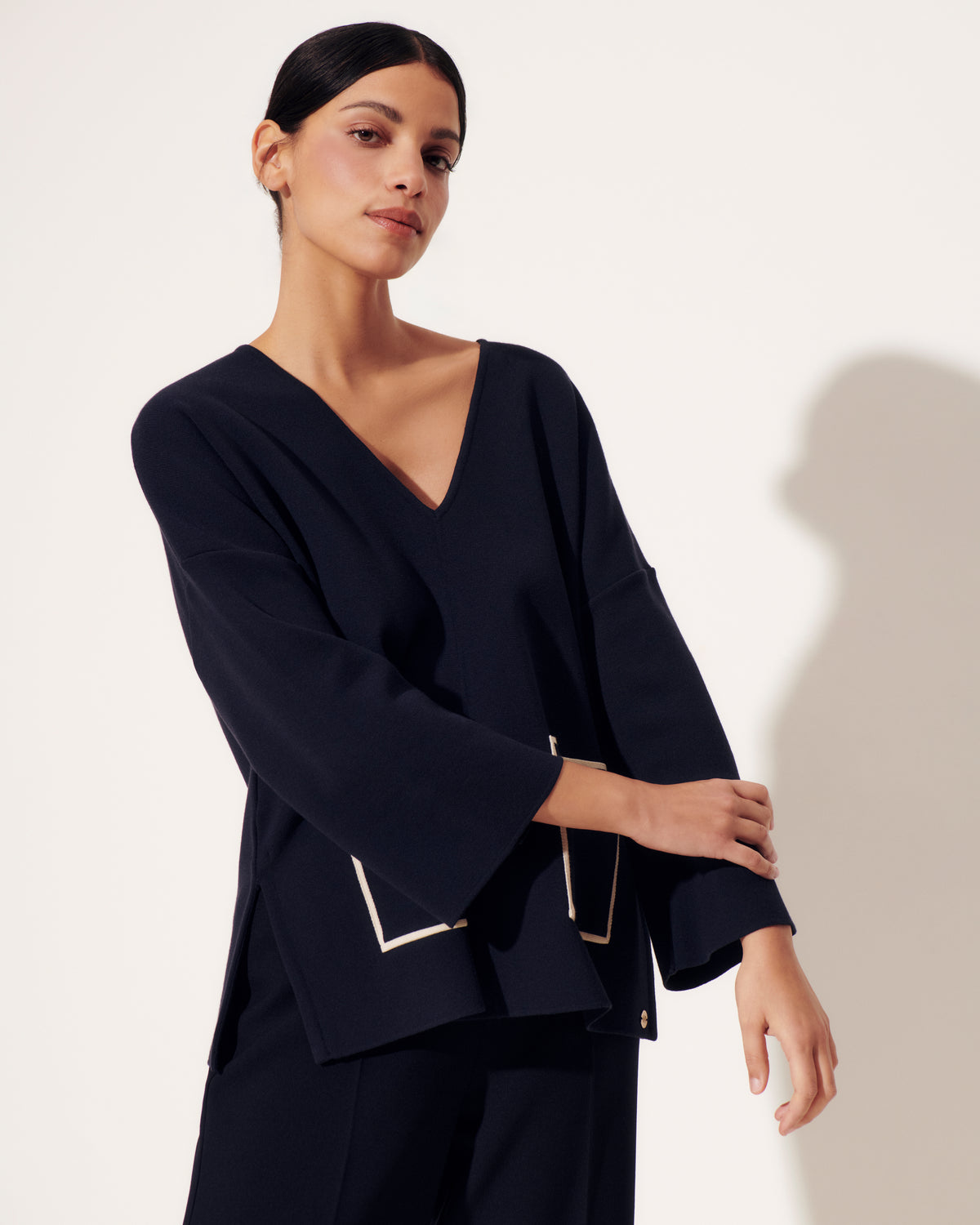 Pull bleu marine encolure V en maille milano ALEXINE13/13066/313