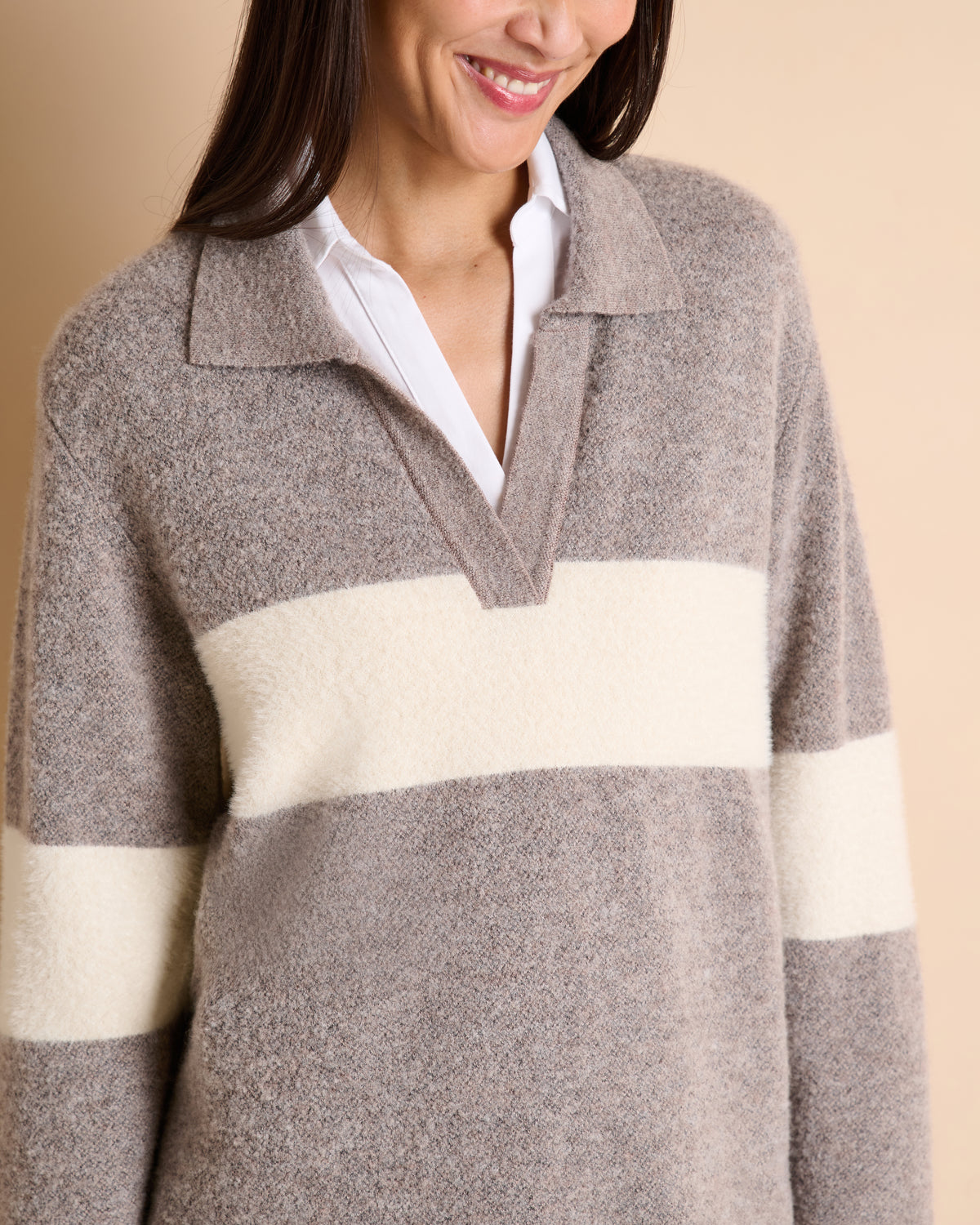 Pull beige bicolore encolure V en laine ALMA/14005/781