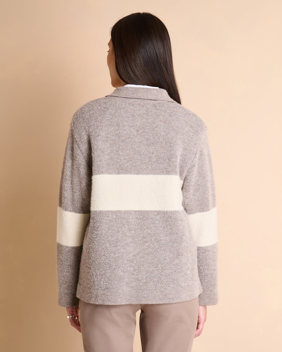 Pull beige bicolore encolure V en laine ALMA/14005/781