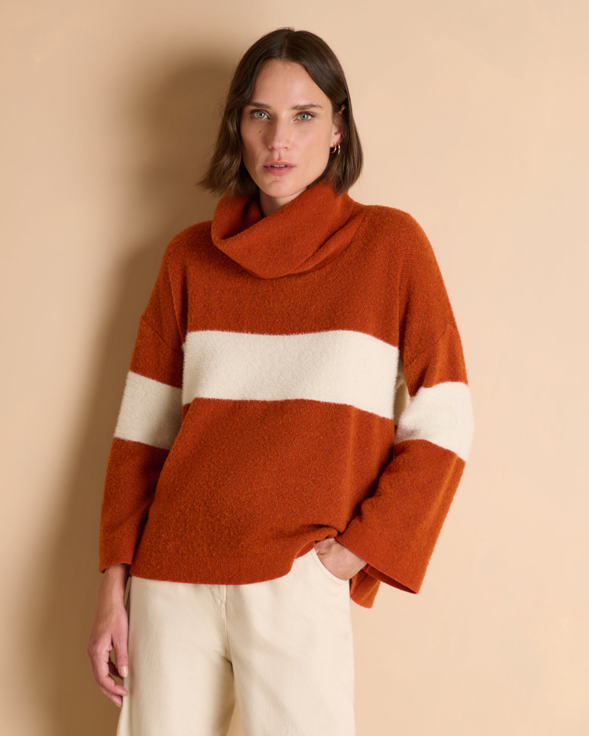 Pull orange bicolore col roulé en laine ALMA-B/14229/831