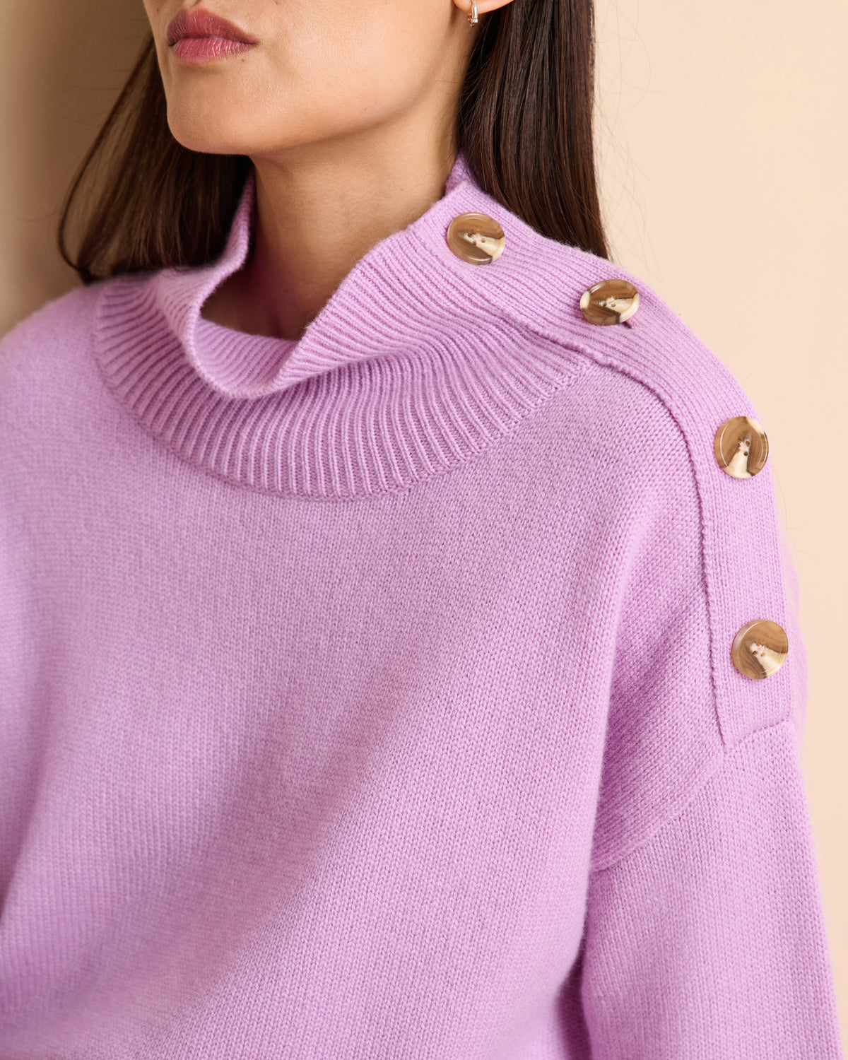 Pull violet à col roulé bouton sur épaules AMETHYSTE/14096/322