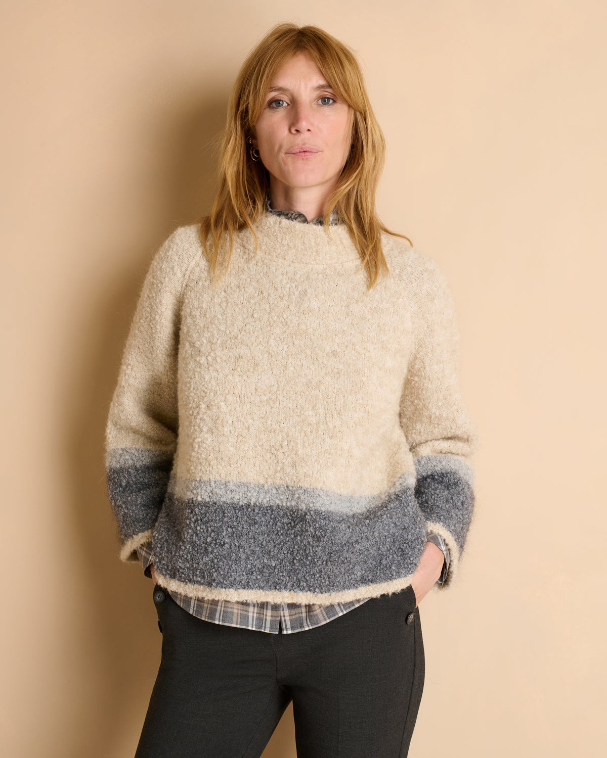 Pull blanc cassé et gris oversize col montant ANGE/14057/781