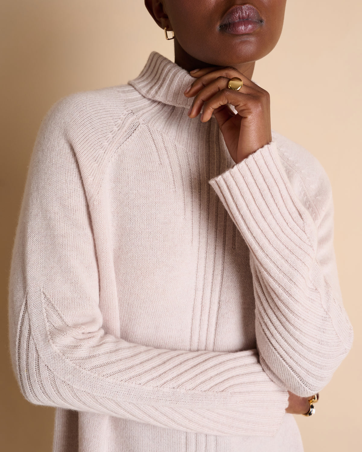 Pull beige col montant dessin en cotes ANNA/14130/003