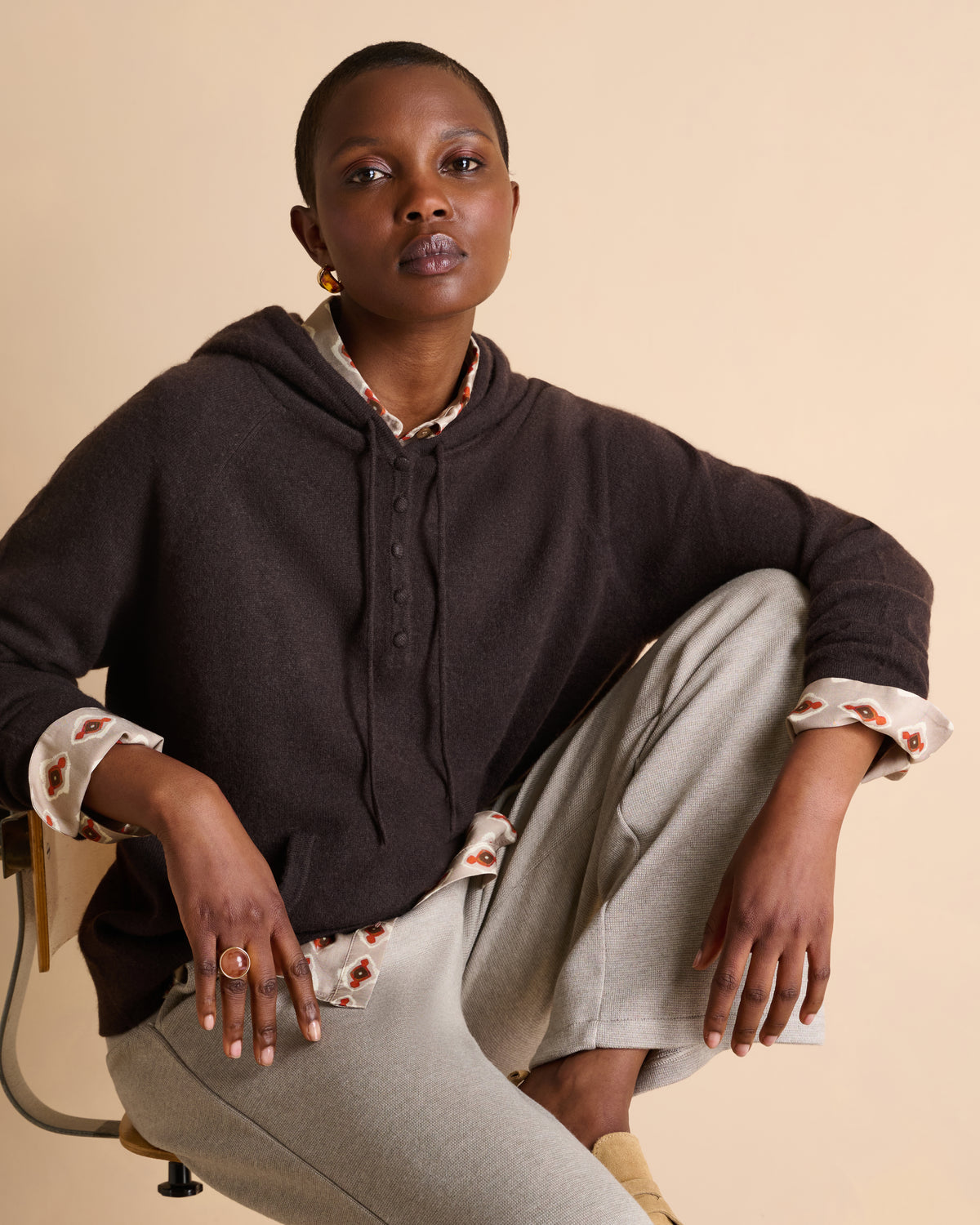 Pull à capuche marron avec poche kangourou ASWEATUX/14093/039