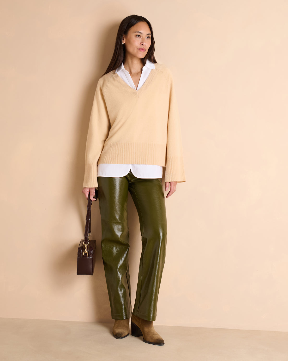Pull beige coupe droite encolure V manches larges AVELUX/14051/010