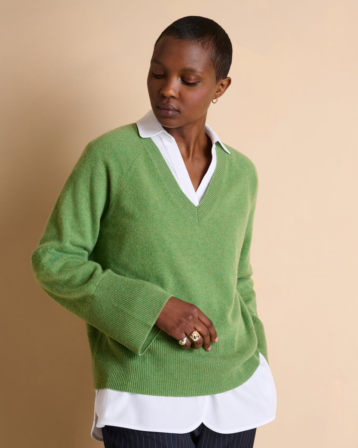 Pull vert coupe droite encolure V manches larges AVELUX/14051/193