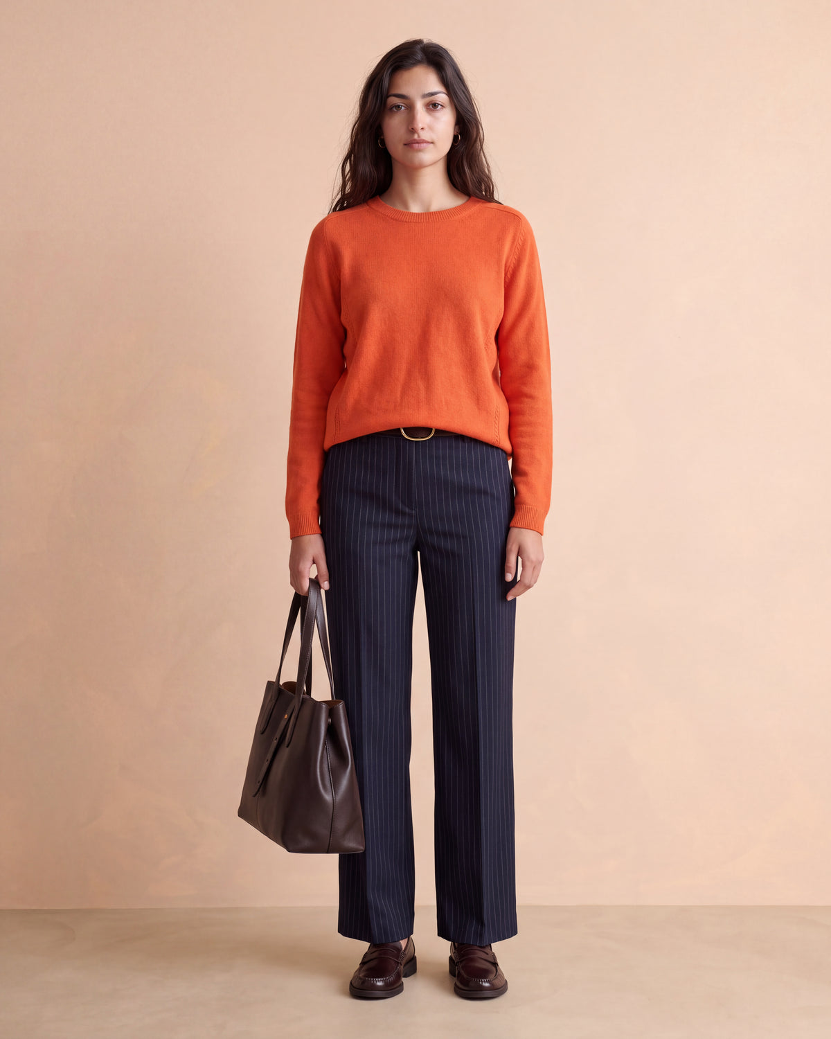 Pull orange coupe droite encolure ronde manches longues en cachemire