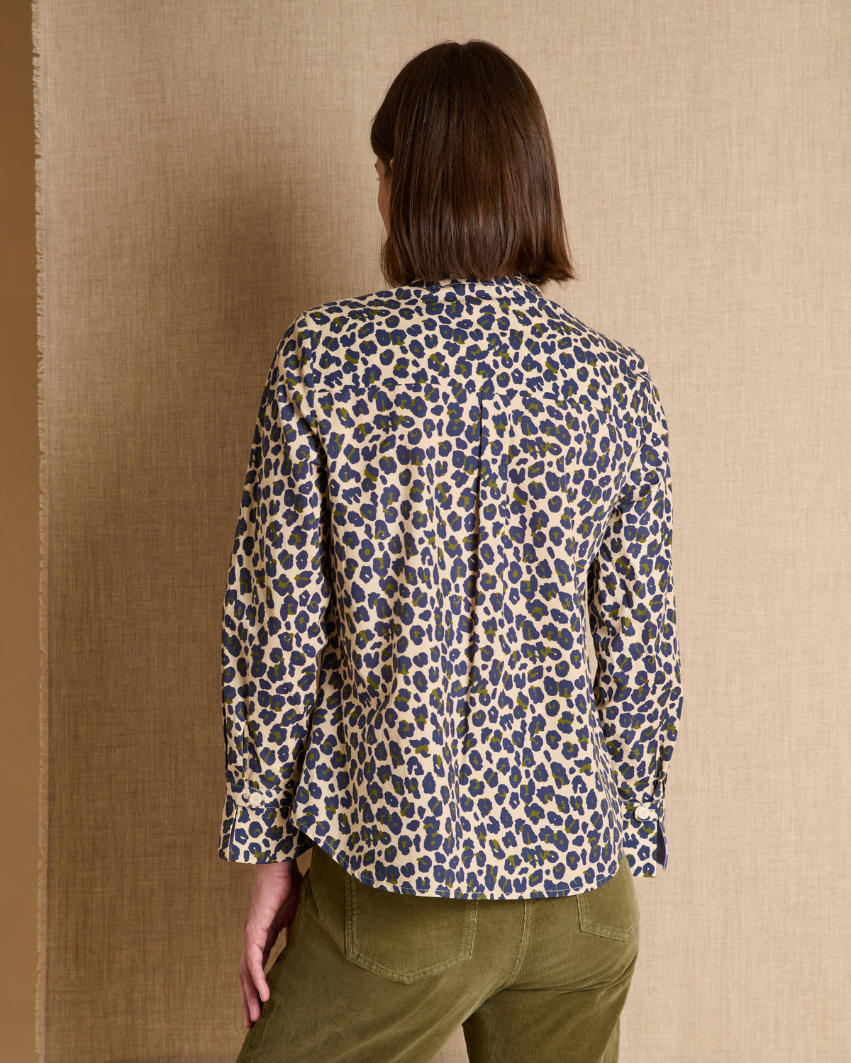 Chemise bleu marine imprimée léopard coupe droite CAMOUFLAGE/14128/635
