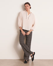blouse beige en crêpe de viscose brodée