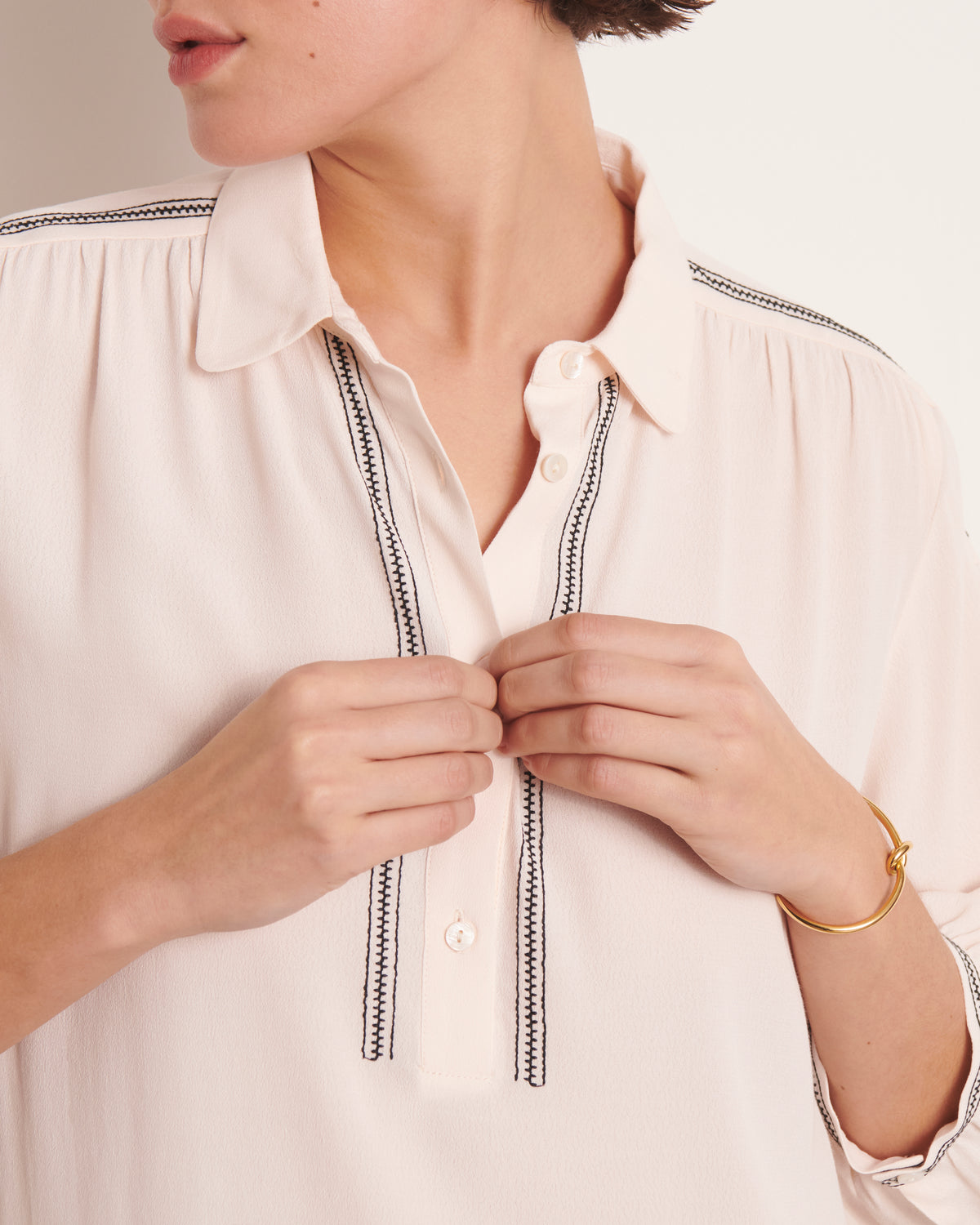 Blouse beige brodée CASTILLA/13080/012