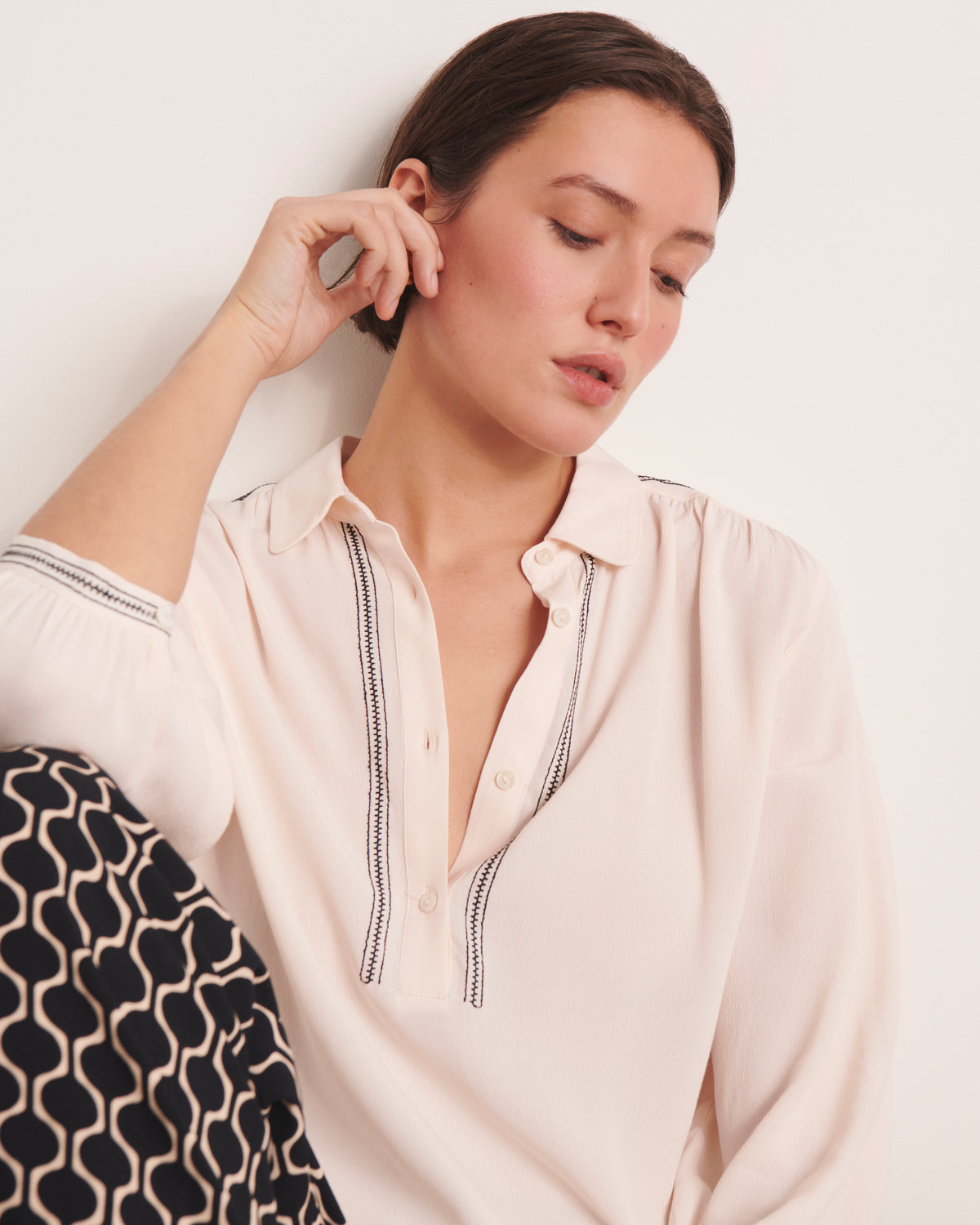 Blouse beige brodée CASTILLA/13080/012