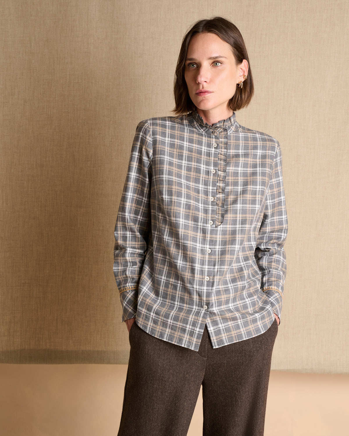 Chemise grise à carreaux volant à l'encolure COUNTRY/14144/660