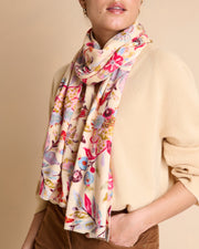 Echarpe beige imprimée fleurs colorées en laine et cachemire