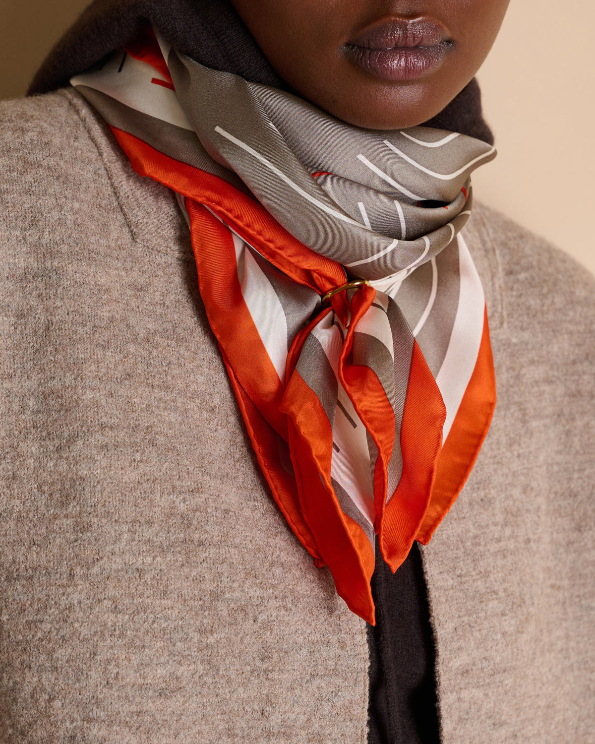 Carré imprimé beige et orange EMPREINTE/14060/580