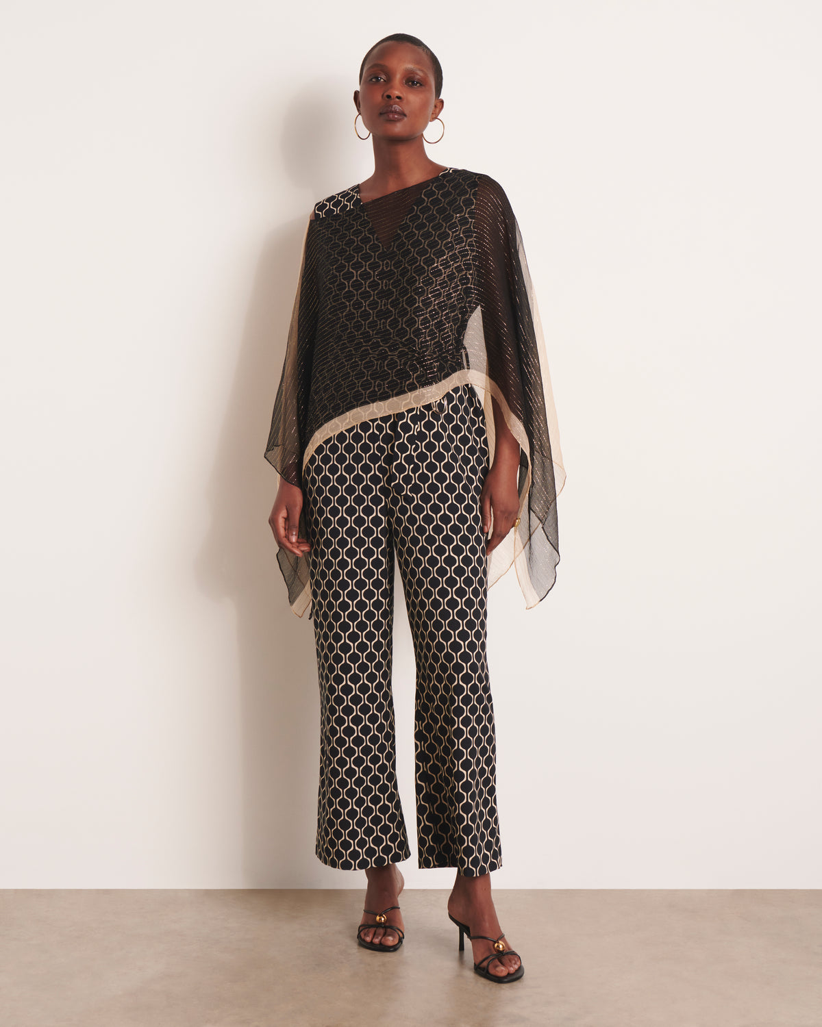 Beige and iridescent black cape EXTRAVAGANTE/13176/670
