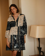 Robe courte noire imprimée manches 3/4 en viscose fluide