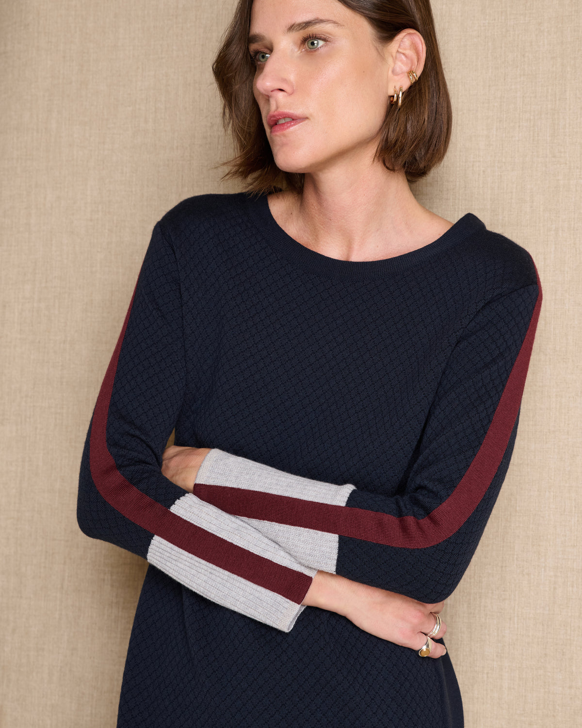 Robe courte bleu marine en laine col rond OCTAVIE1927/14197/886