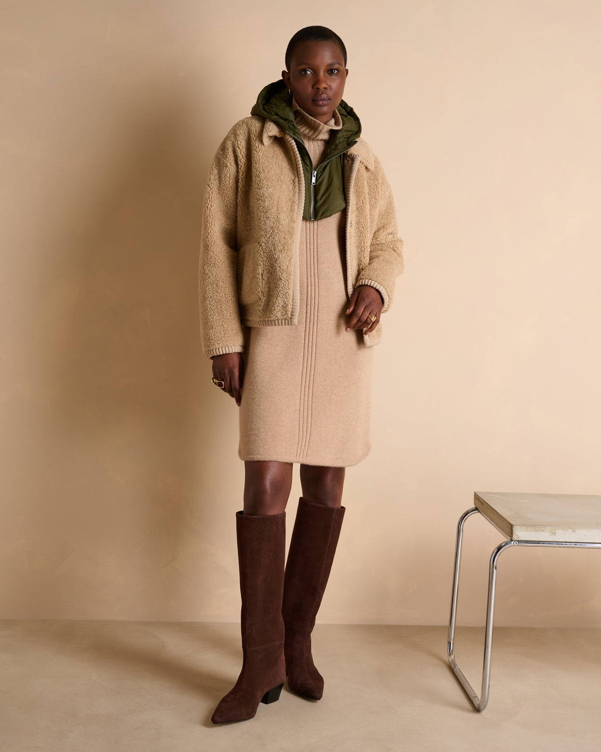 Robe courte beige col montant manches longues ONAMIA/14155/010