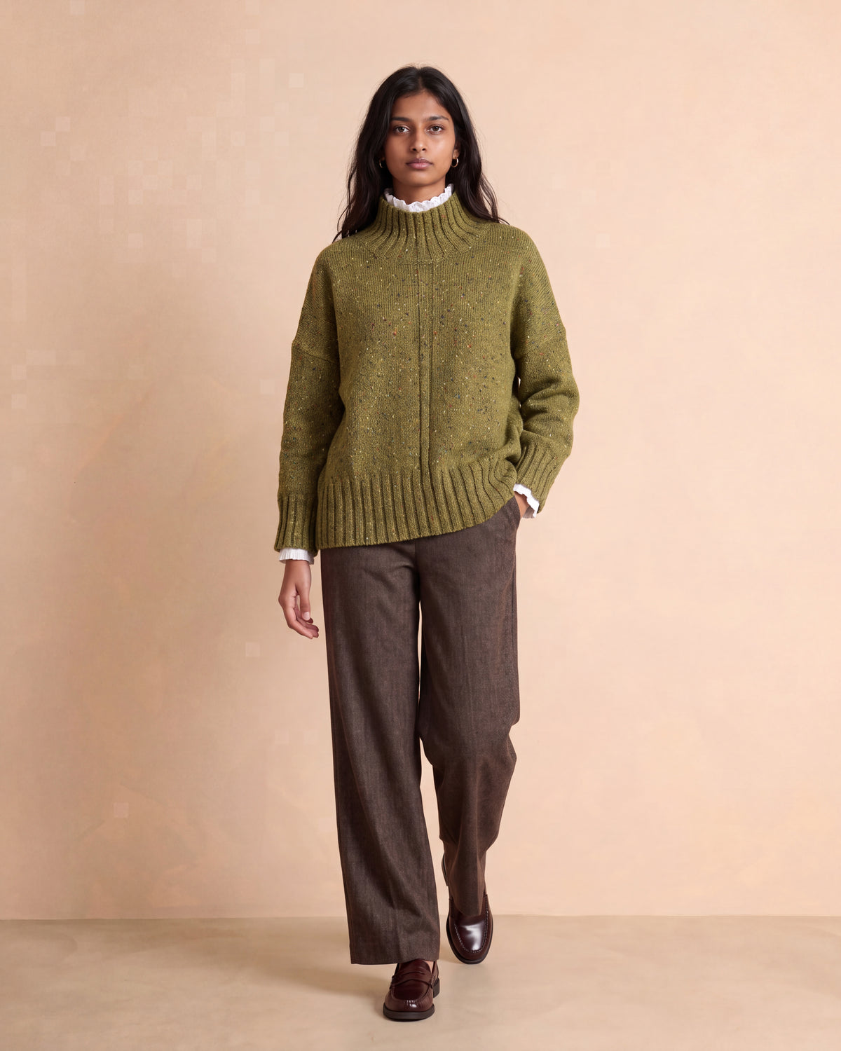 Pantalon marron large dos élastiqué contient de la laine