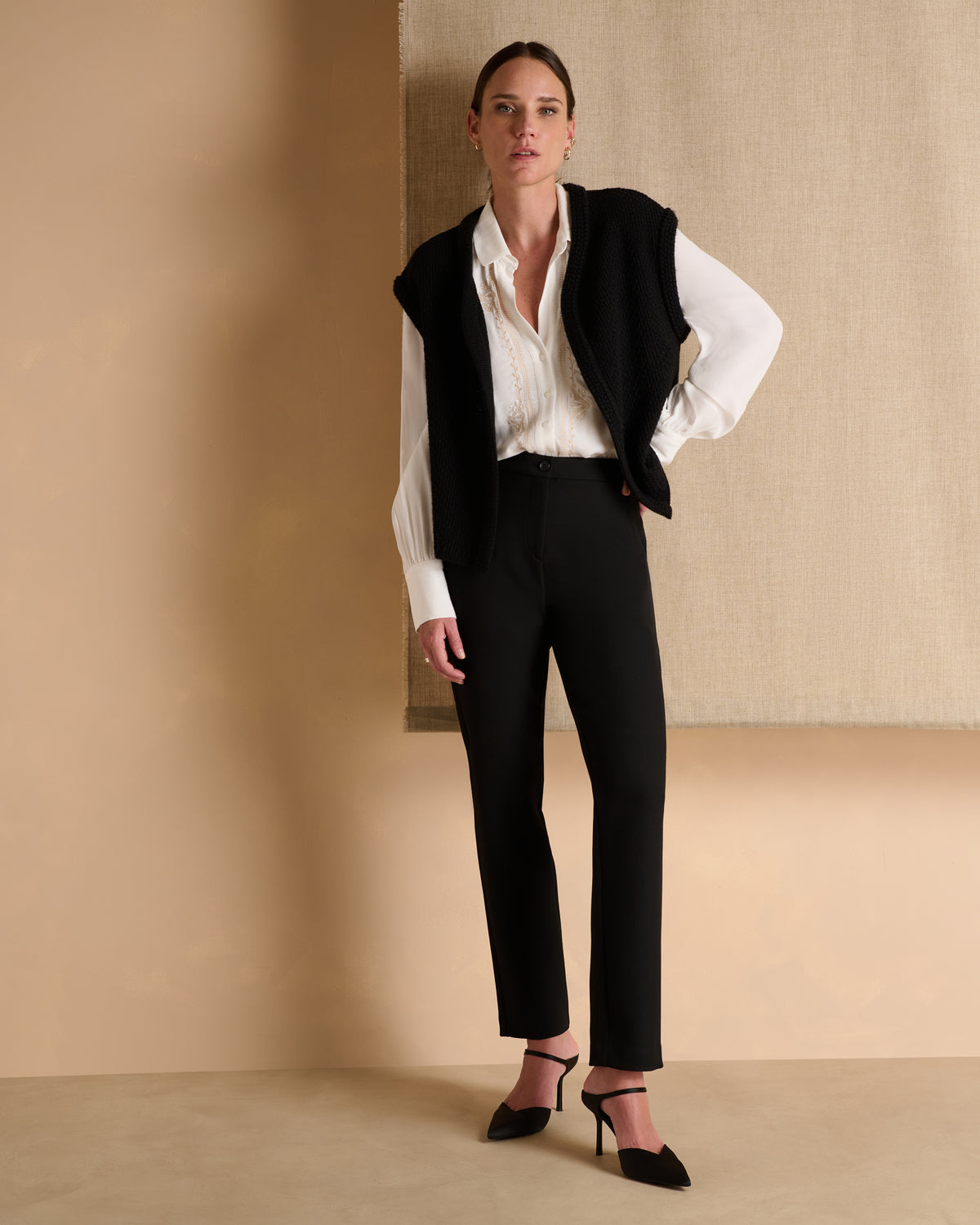 Pantalon noir droit en double toile stretch