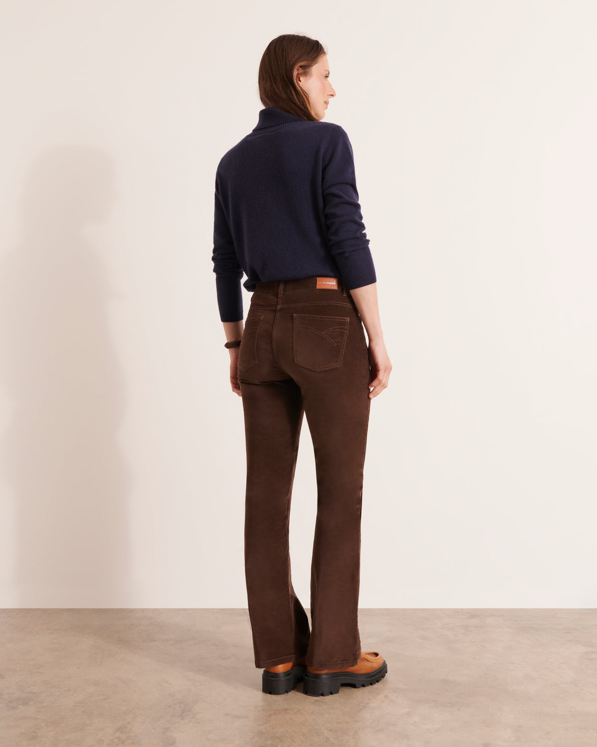 Pantalon flare en velours POUNO12/12069/046
