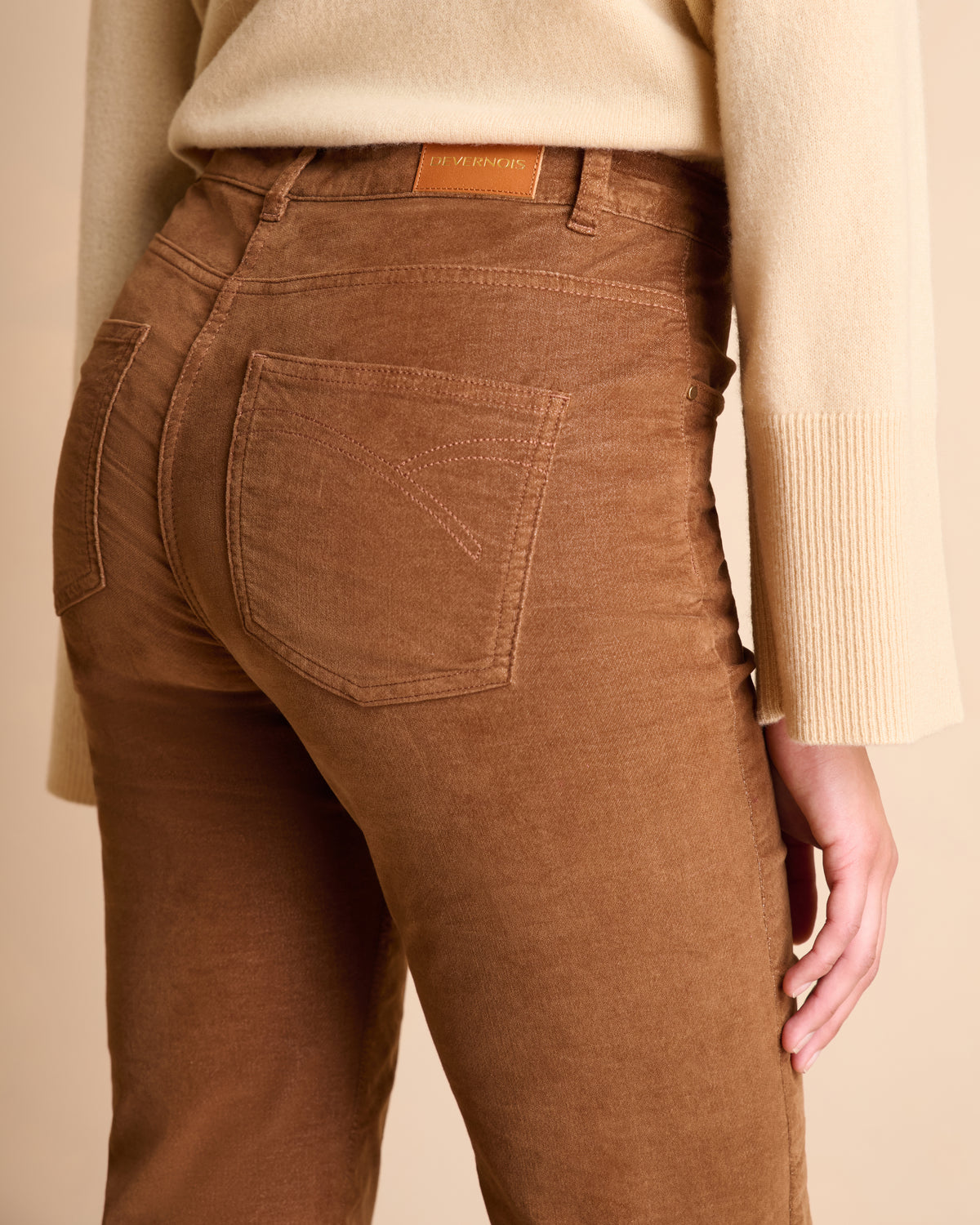 Pantalon marron coupe flare en velours POUNO14-BIS/14142/045