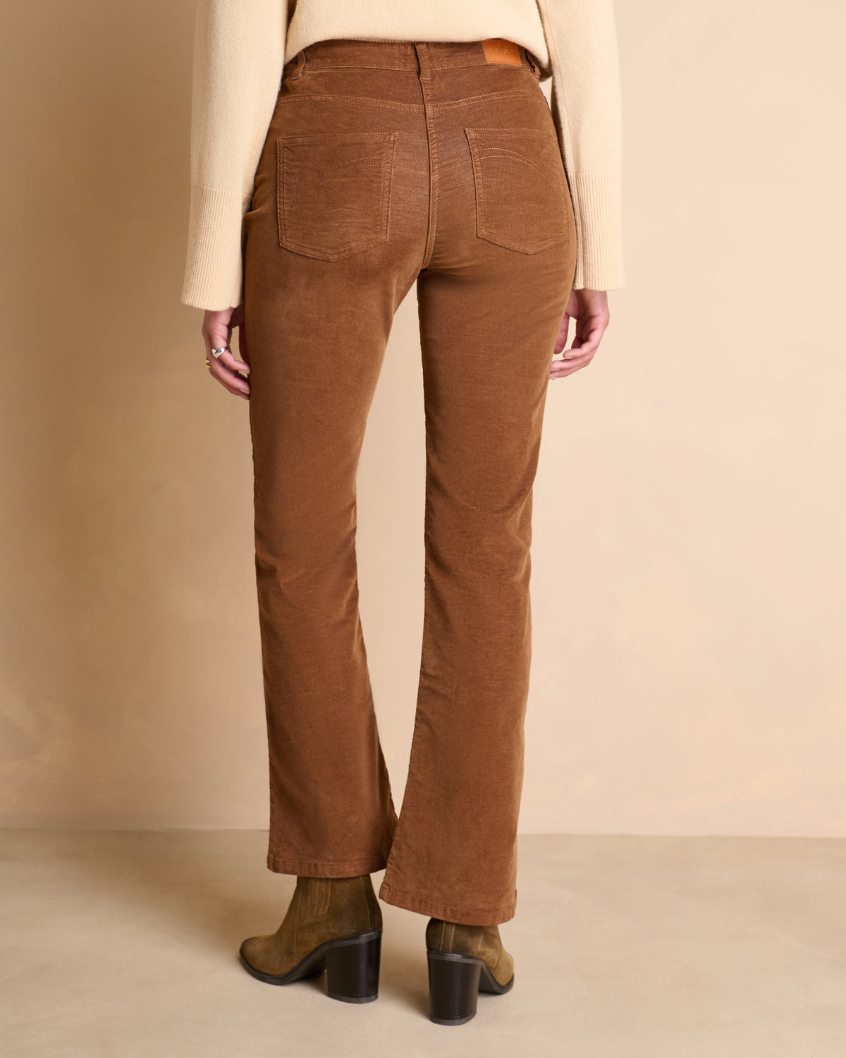 Pantalon marron coupe flare en velours POUNO14-BIS/14142/045