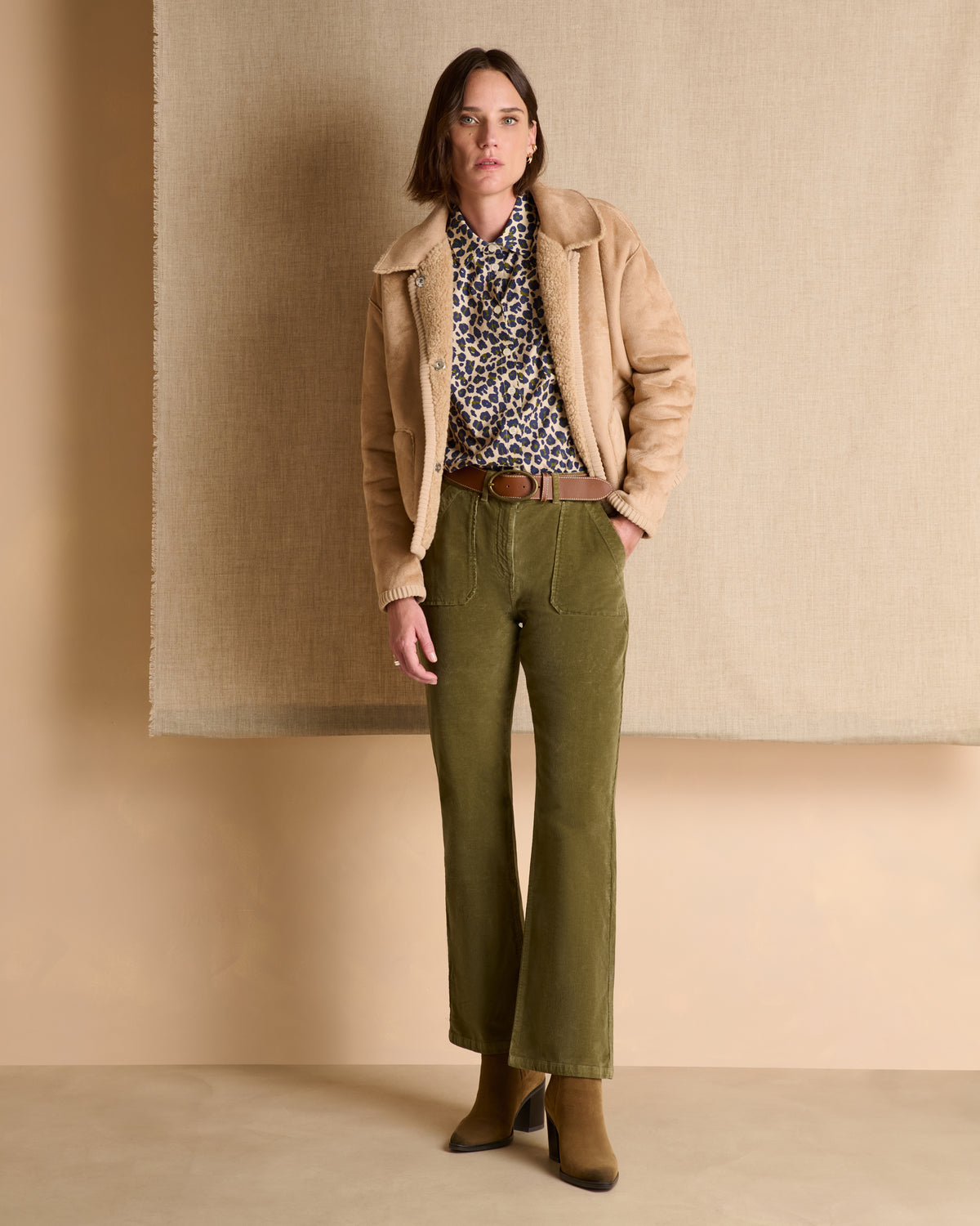 Pantalon vert coupe droite en velours PRUNIER/14180/189