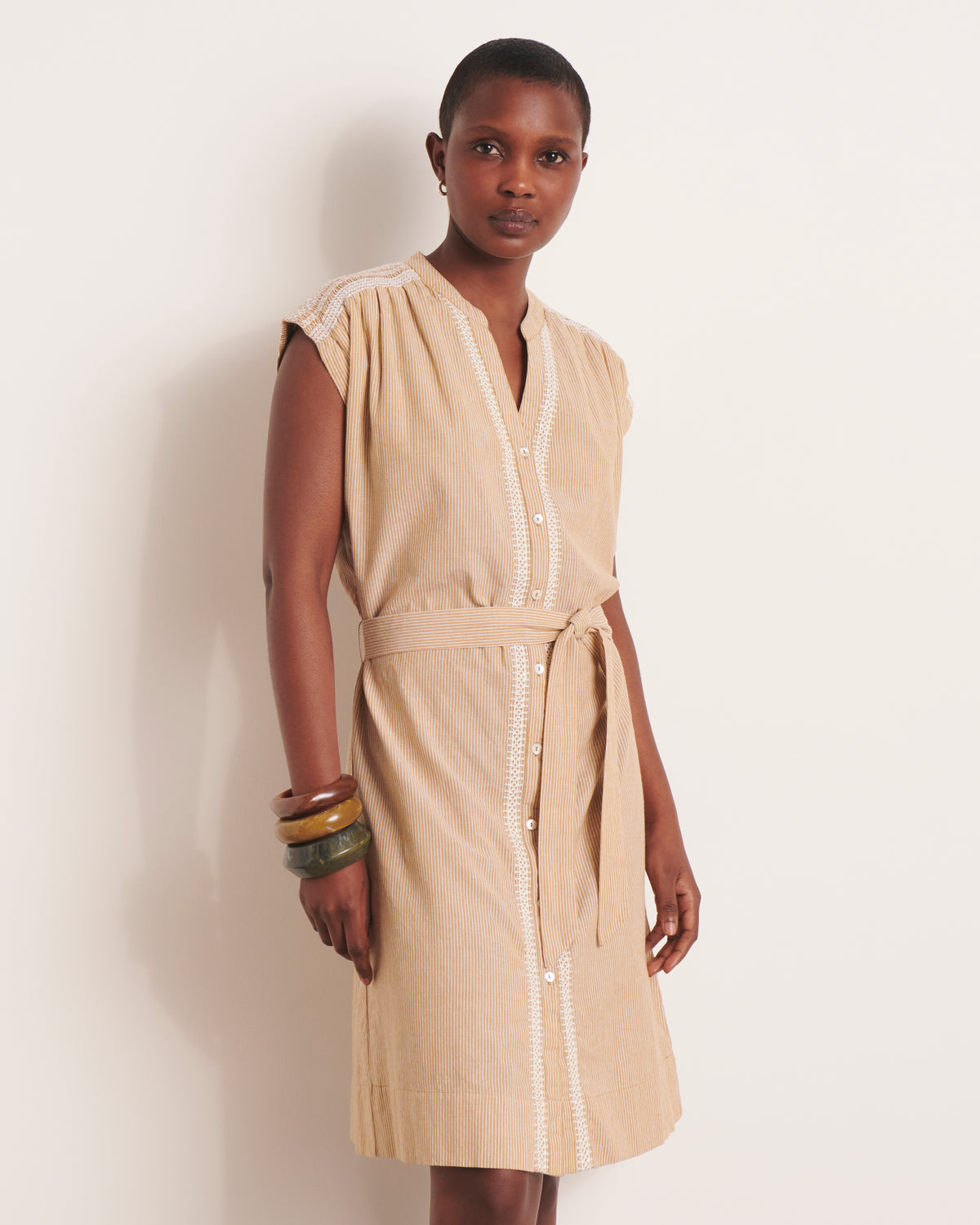 Robe courte droite beige manches kimono ROMULUS/13226/531