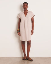 robe encolure V en lin beige