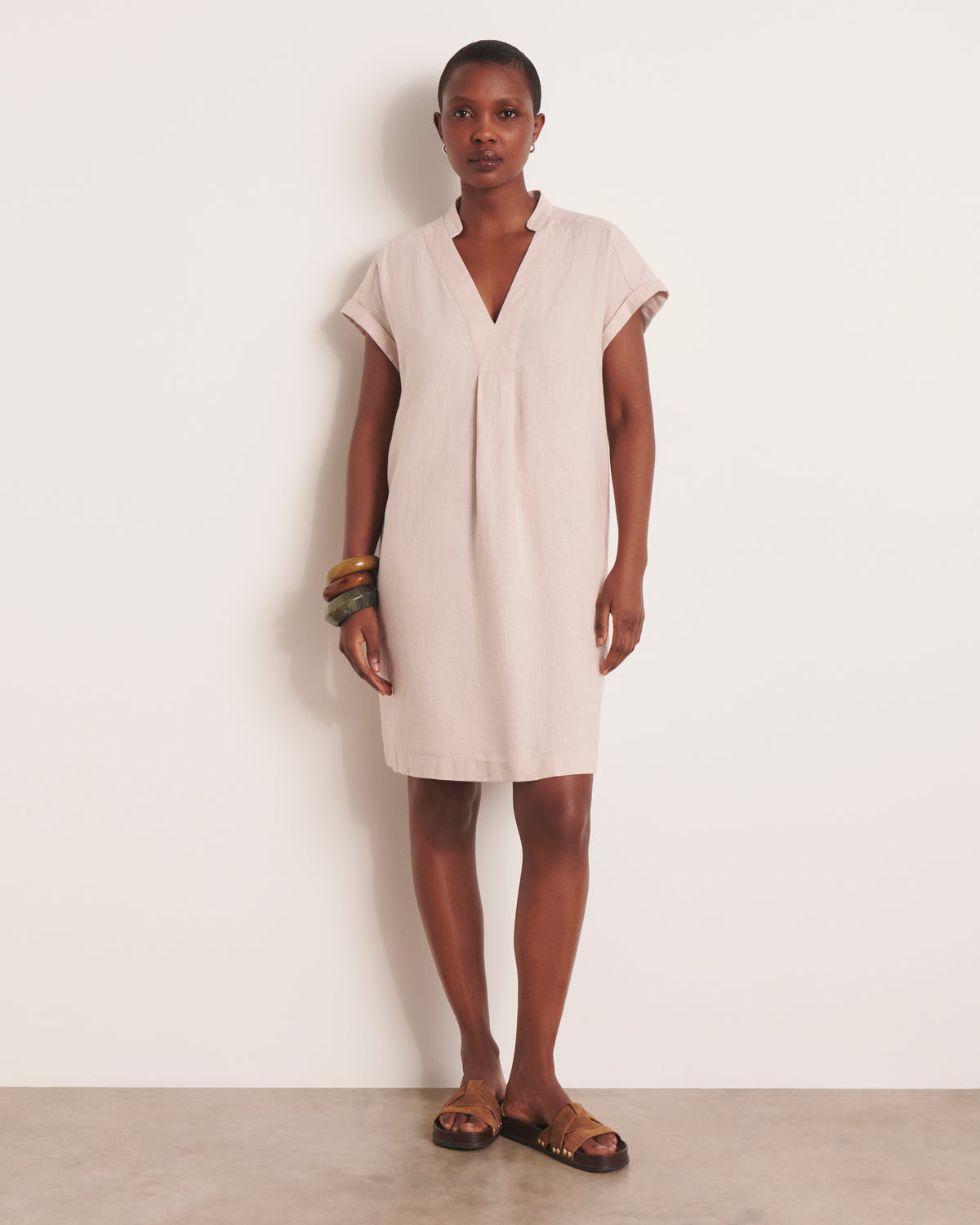 Robe courte beige encolure V ROSNY/13125/006