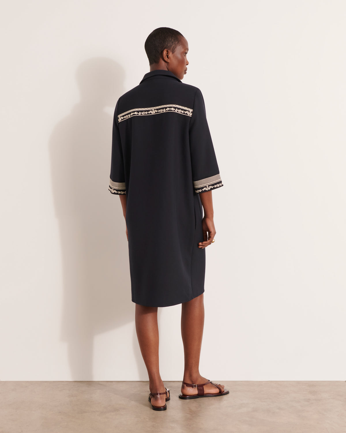Robe courte brodée longueur genou RUFLETTE/12173/317