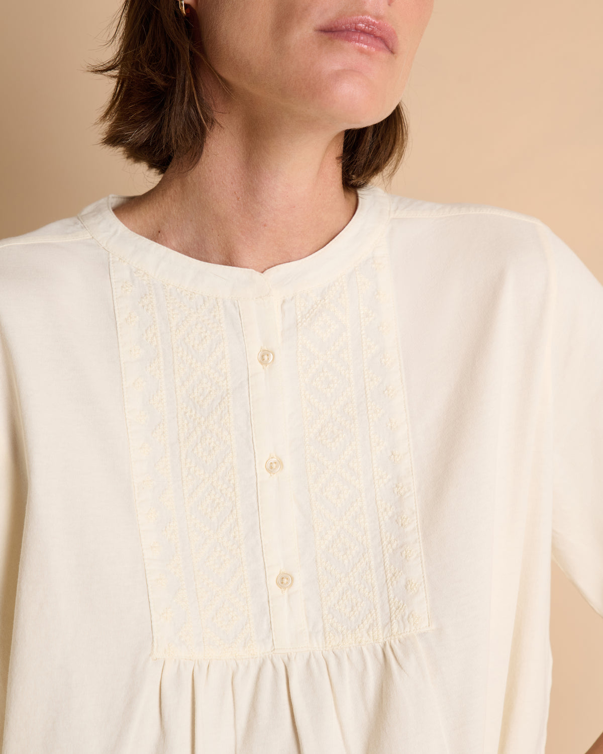 Blouse brodée blanc cassé TASMANIE/13342/003