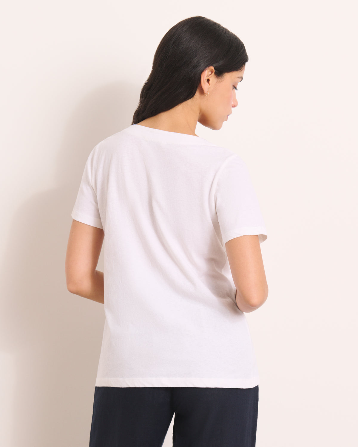Tee-shirt blanc encolure V TZATZIKI/13202/001