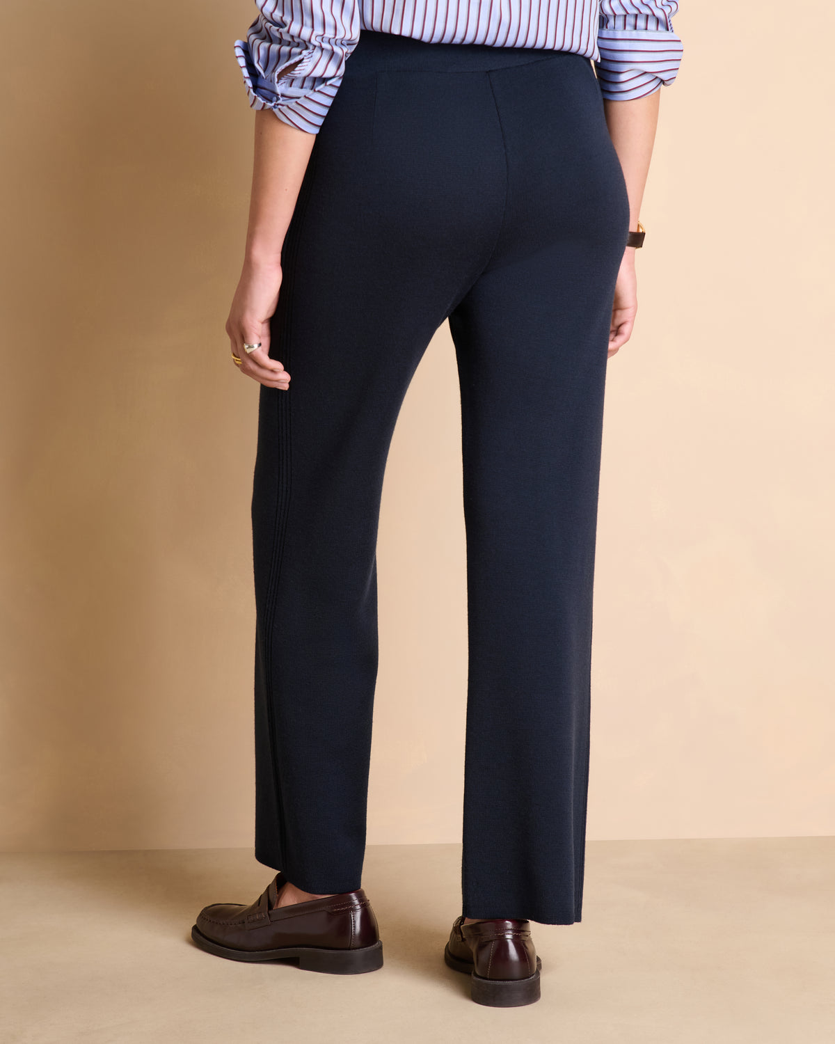 Pantalon bleu marine droit et large en laine YVETTE1927/14012/319