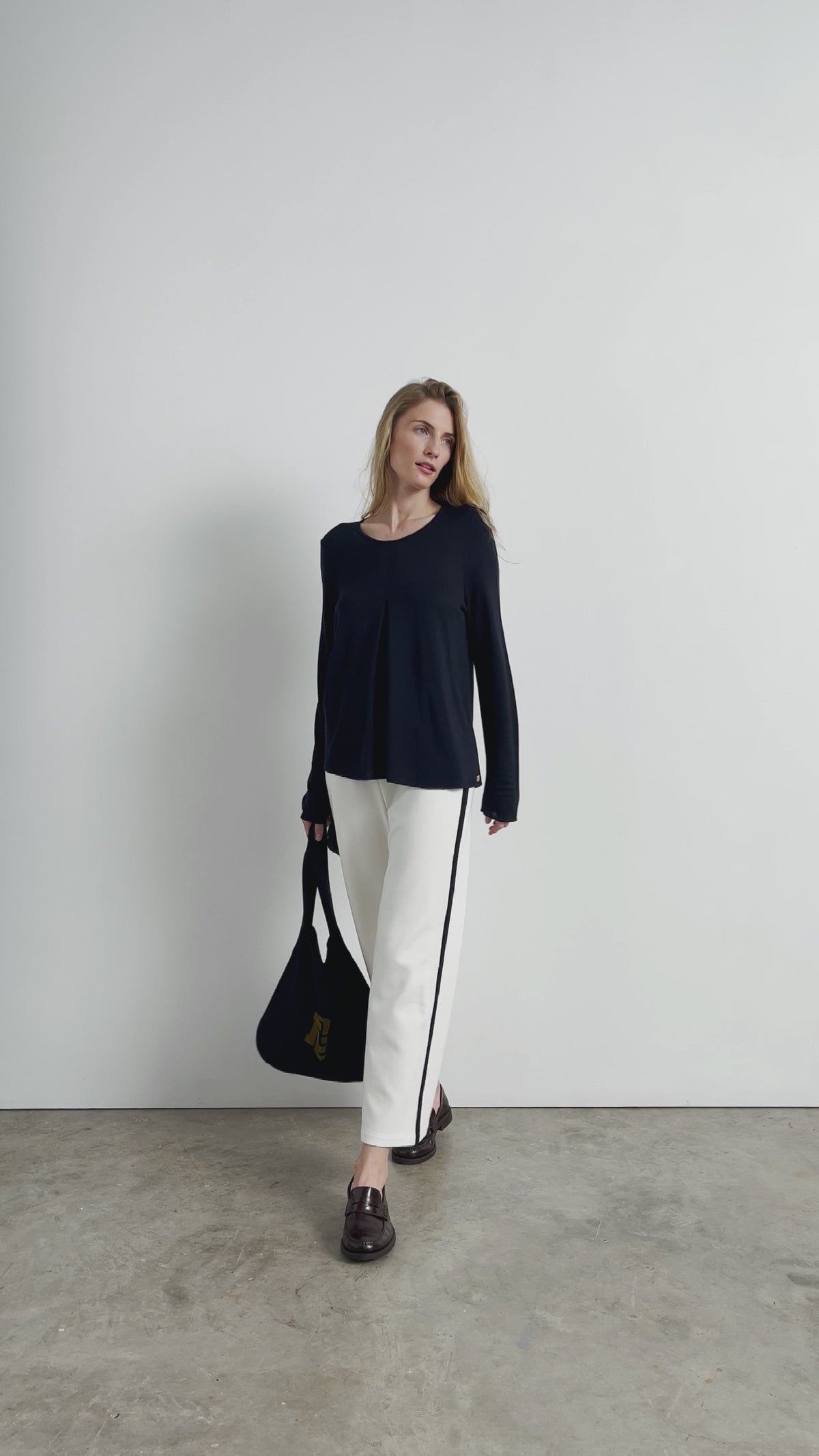 pull col rond en jersey bleu marine made in france